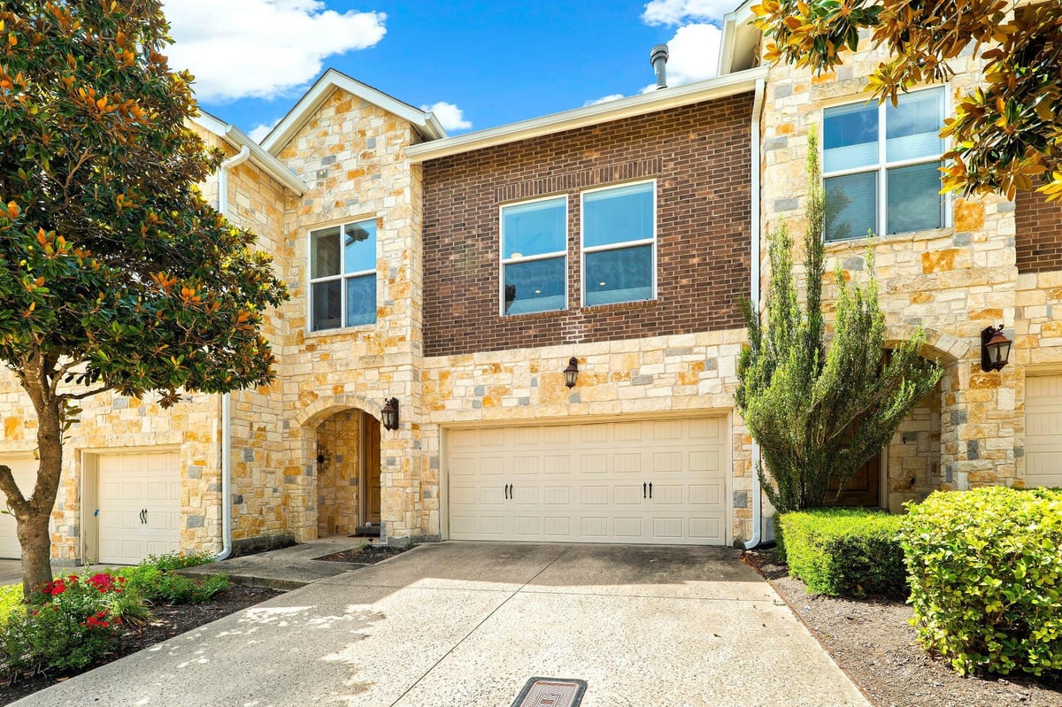 View 1215 Haven LN Unit #102 in University Place Twnhms 1215 Haven LN Unit #102 - front exterior - Luxury home in University Place Twnhms, Georgetown, TX