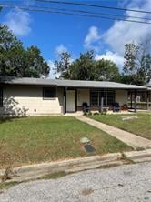 View 1215 N Hamilton ST in Stierens Add 1215 N Hamilton ST - front exterior - Luxury home in Stierens Add, Gonzales, TX