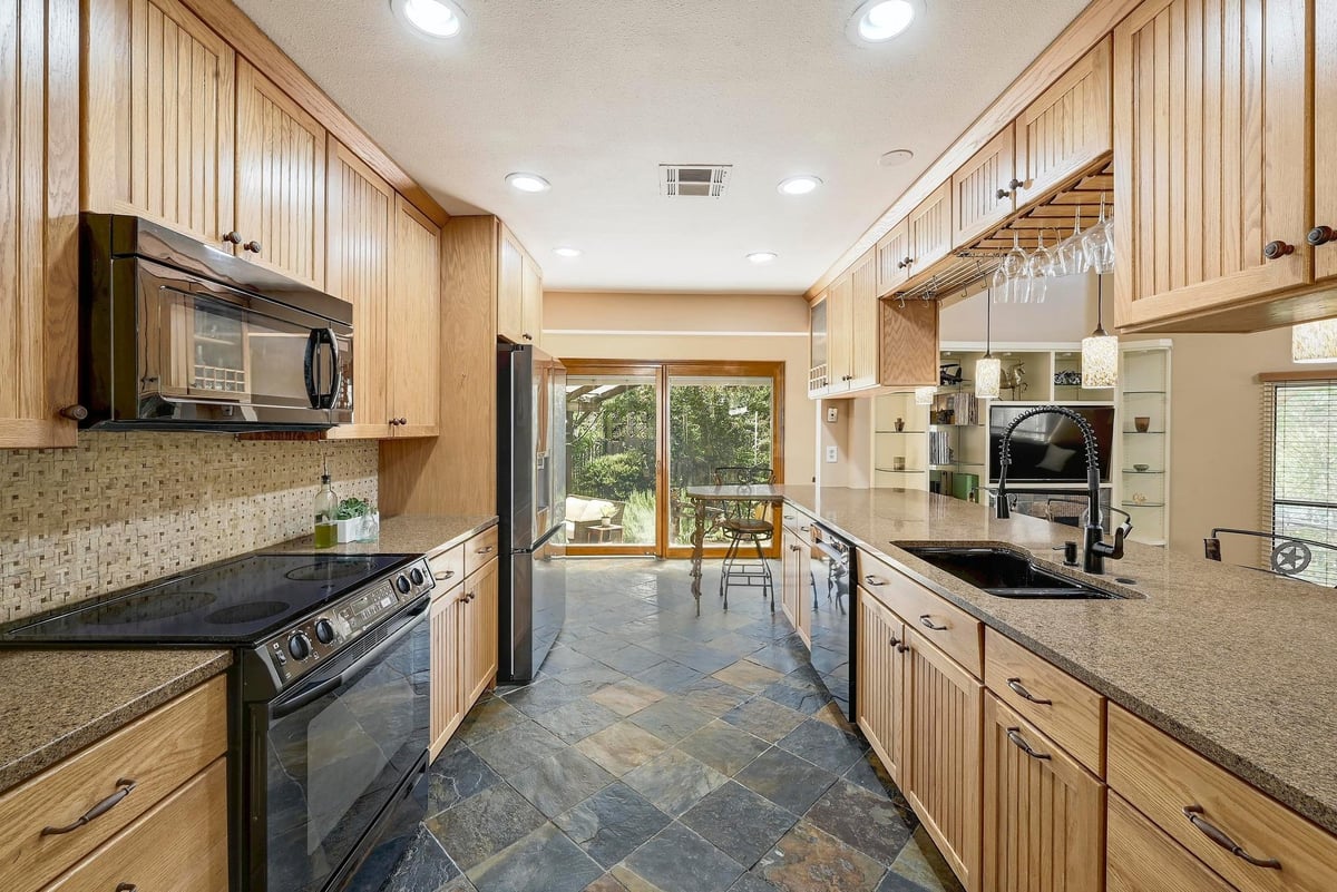 Primary bedroom at 122 Acapulco Dr - 3 bed 3 bath home
