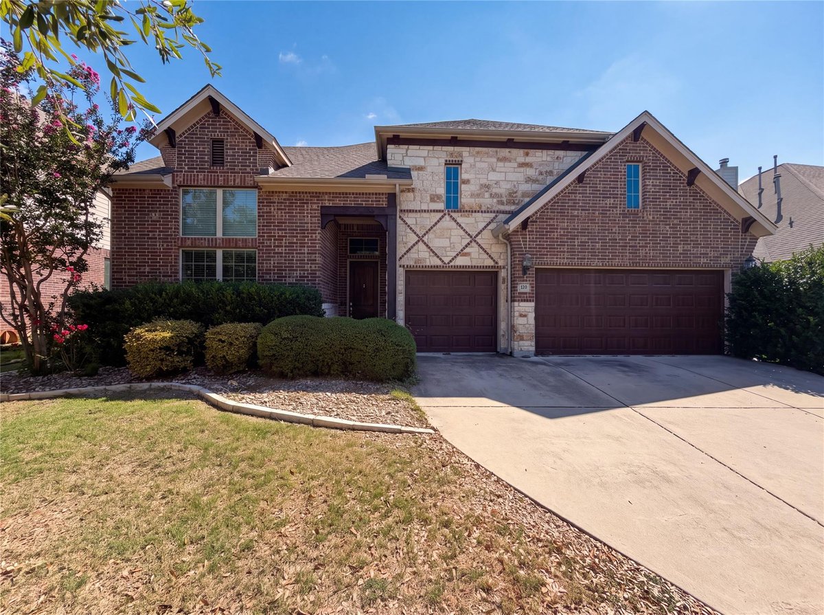 122 Bluehaw DR - property photo 1 - Luxury home in GEORGETOWN VILLAGE SEC 9 PH 5, Georgetown, TX