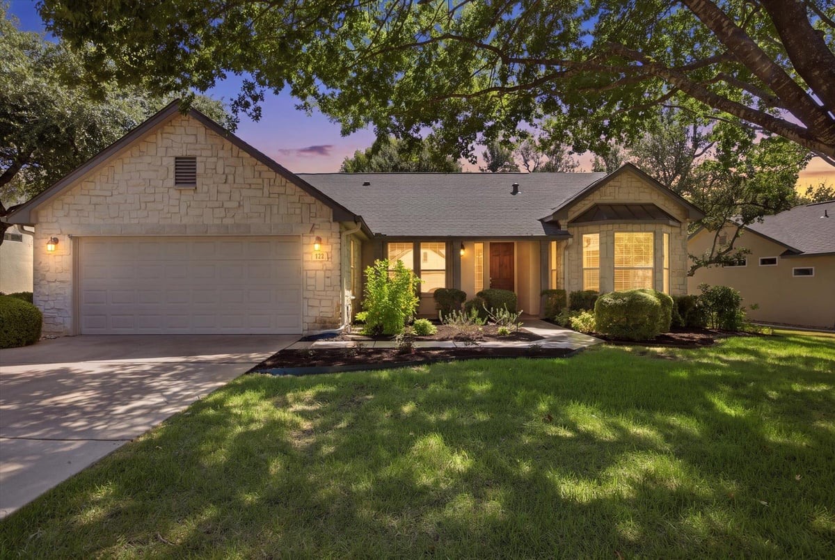 122 Dan Moody TRL - property photo 1 - Luxury home in Sun City Georgetown Neighborhood 03, Georgetown, TX