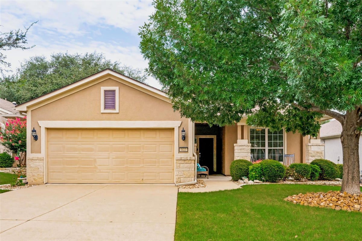 View 122 Prairie Creek TRL in Sun City Georgetown Neighborhood 47 Pud 122 Prairie Creek TRL - front exterior - Luxury home in Sun City Georgetown Neighborhood 47 Pud, Georgetown, TX