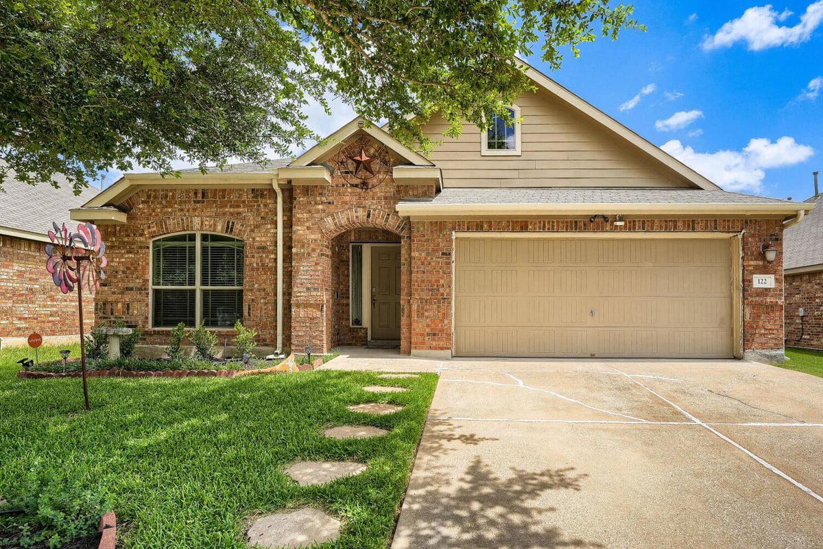 View 122 Sandstone TRL in Stonefield Sec Two 122 Sandstone TRL - front exterior - Luxury home in Stonefield Sec Two, Buda, TX