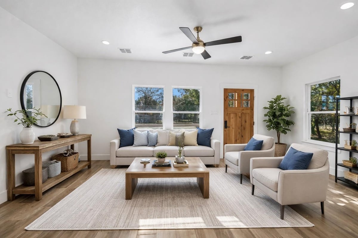 Primary bedroom at 122 SHADY BLUFF Dr - 2 bed 2 bath home
