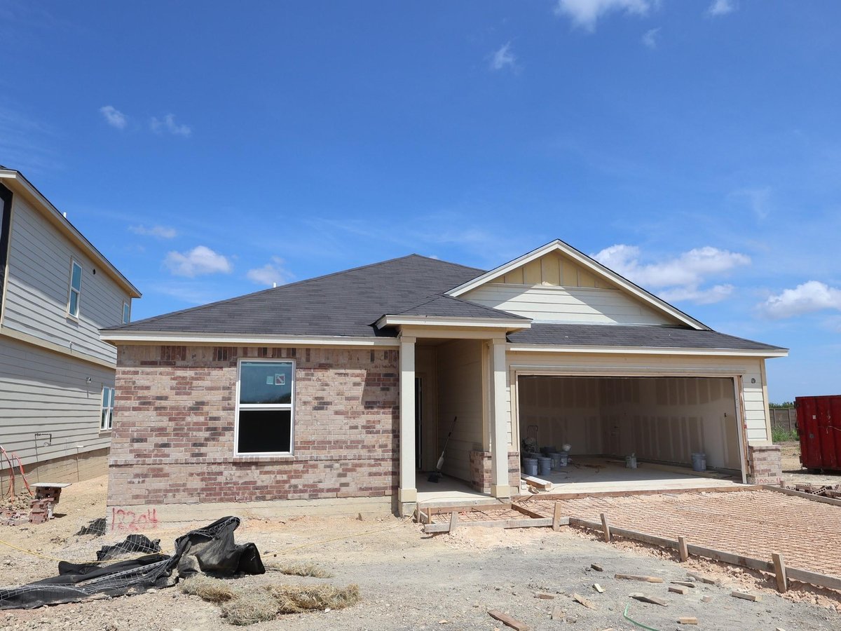 View 12204 Stilt Sandpiper CV in Willow Springs 12204 Stilt Sandpiper CV - property photo 1 - Luxury home in Willow Springs, Buda, TX