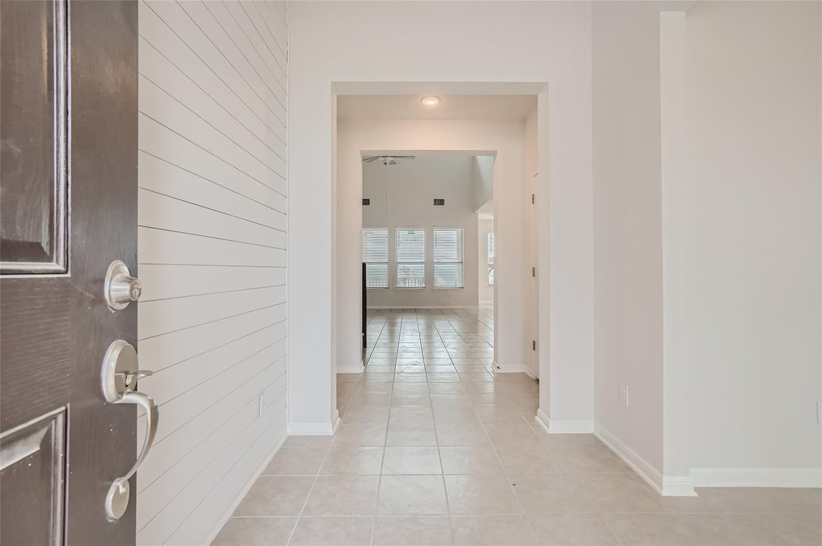 View 1221 Trevi Fontana DR in Travisso Ph 4 Secs 1 2 & 3 1221 Trevi Fontana DR - property photo 1 - Luxury home in Travisso Ph 4 Secs 1 2 & 3, Austin, TX