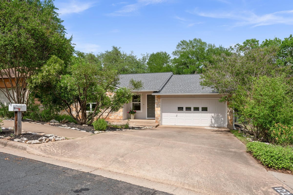 View 12223 Forsythe DR in Walnut Crossing Sec 04 12223 Forsythe DR - property photo 1 - Luxury home in Walnut Crossing Sec 04, Austin, TX