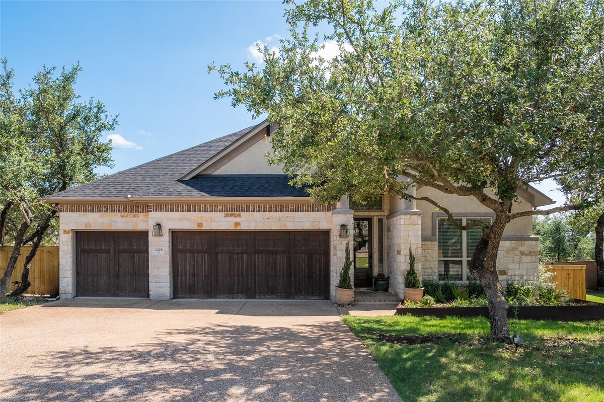 View 1225 Grassy Field RD in High Pointe Ph Iii Sec One 1225 Grassy Field RD - property photo 1 - Luxury home in High Pointe Ph Iii Sec One, Austin, TX