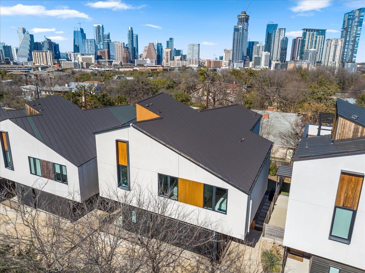 View 1225 Hillside Ave Unit #4 in Hillside Condominiums 1225 Hillside Ave Unit #4 - front exterior - Luxury home in Hillside Condominiums, Austin, TX
