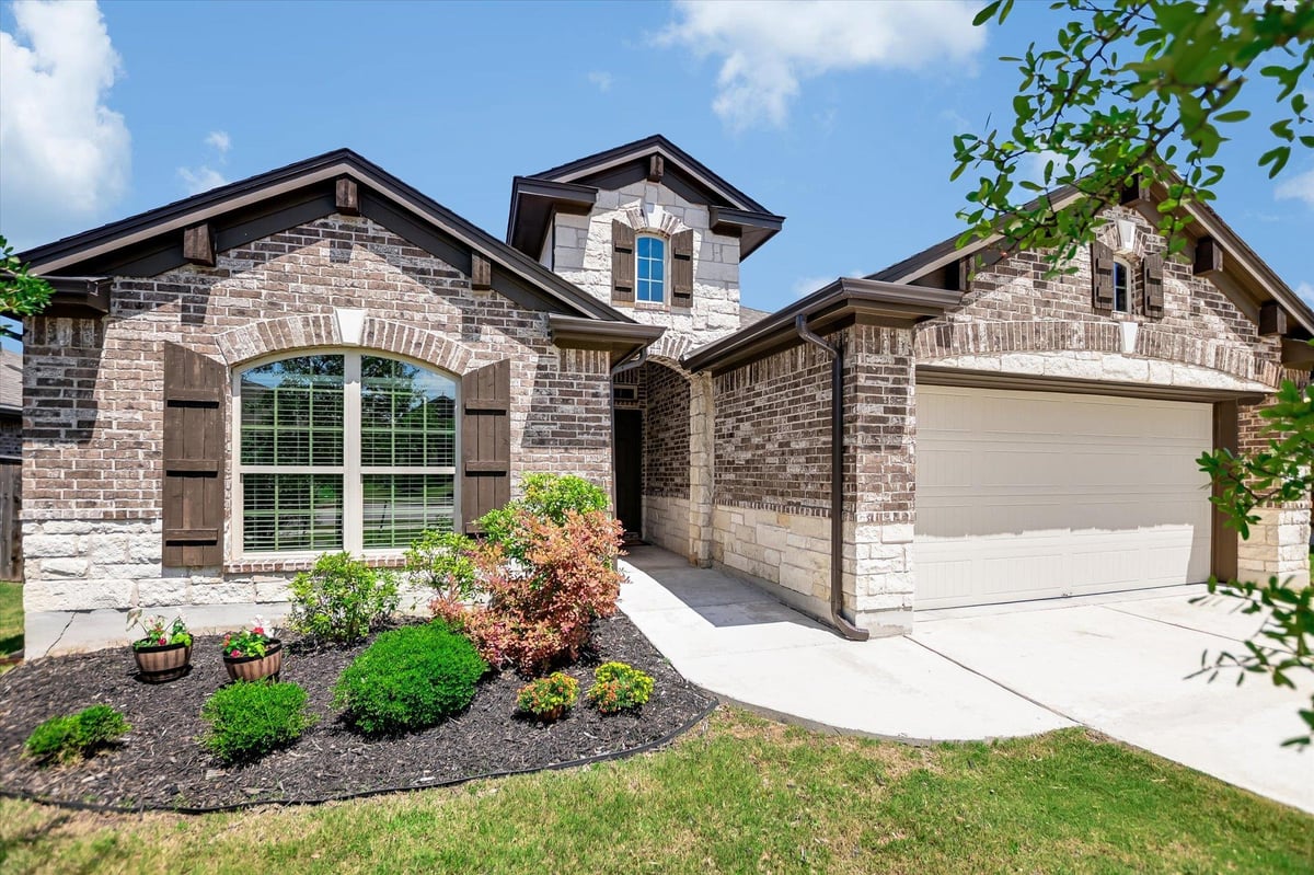 View 1225 Matt LN in Madsen Ranch 1225 Matt LN - front exterior - Luxury home in Madsen Ranch, Round Rock, TX