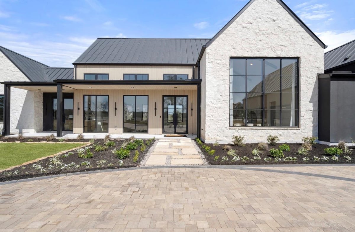 123 Landings Way - front exterior - Luxury home in Landings/Lk Travis Sec 1 & 2, Spicewood, TX