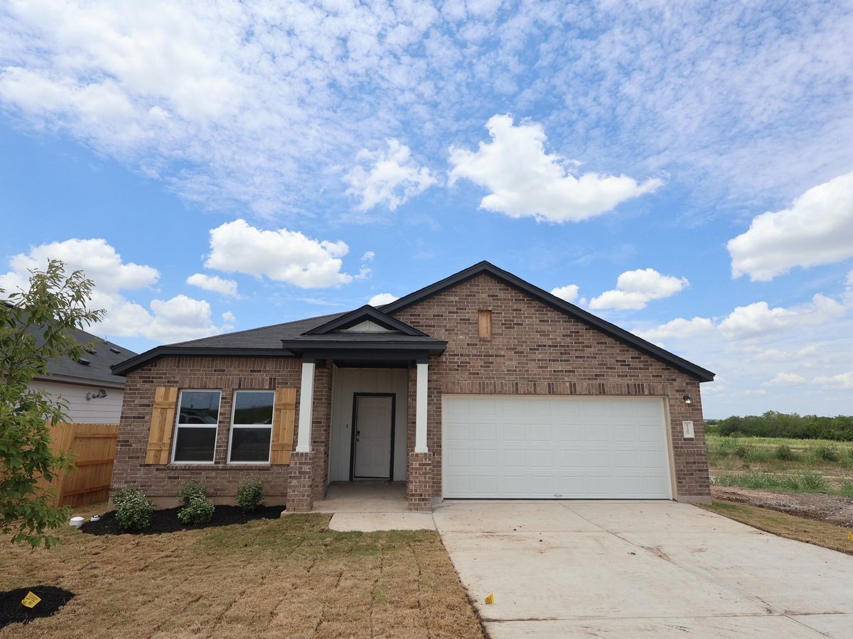 View 12300 Setting Peak LN in Willow Springs 12300 Setting Peak LN - property photo 1 - Luxury home in Willow Springs, Buda, TX