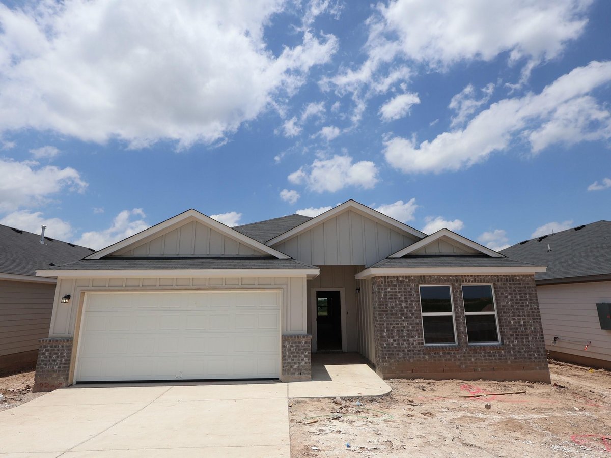 View 12308 Setting Peak LN in Willow Springs 12308 Setting Peak LN - front exterior - Luxury home in Willow Springs, Buda, TX