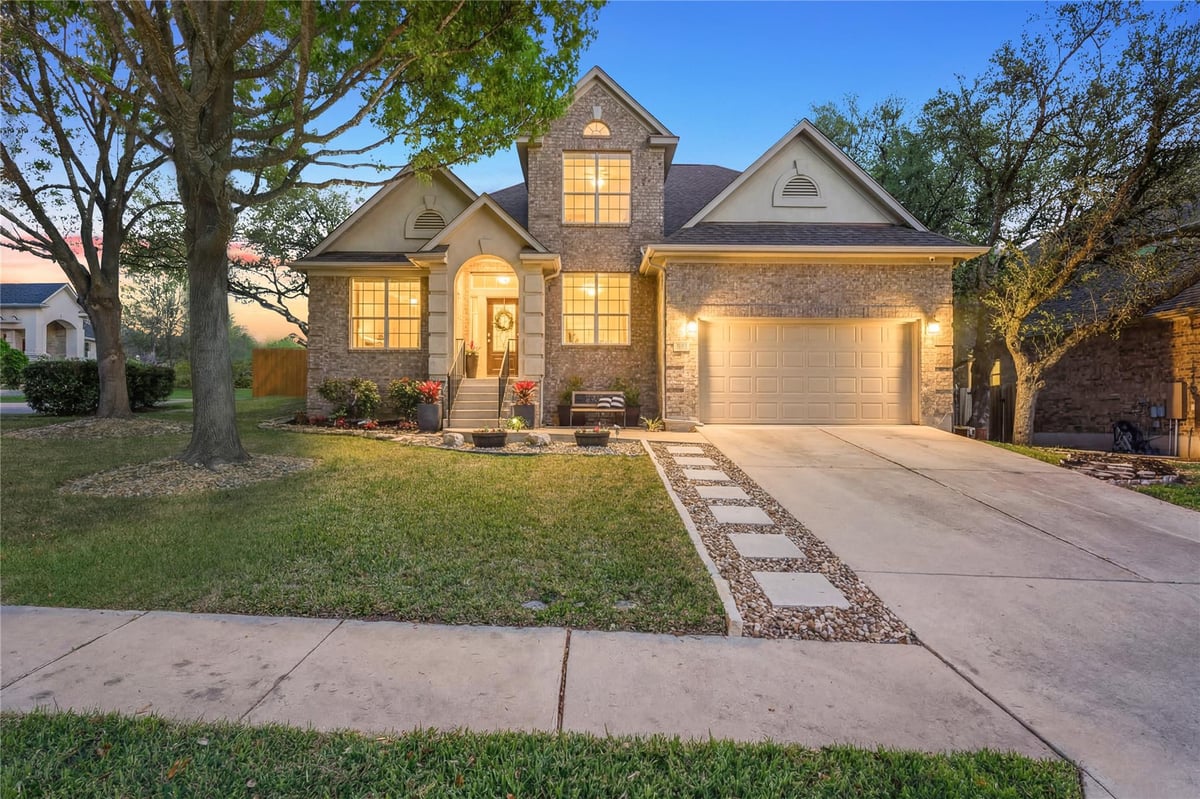 View 12324 Salida Del Sol PASS in Steiner Ranch Ph 01 Sec 08 12324 Salida Del Sol PASS - front exterior - Luxury home in Steiner Ranch Ph 01 Sec 08, Austin, TX