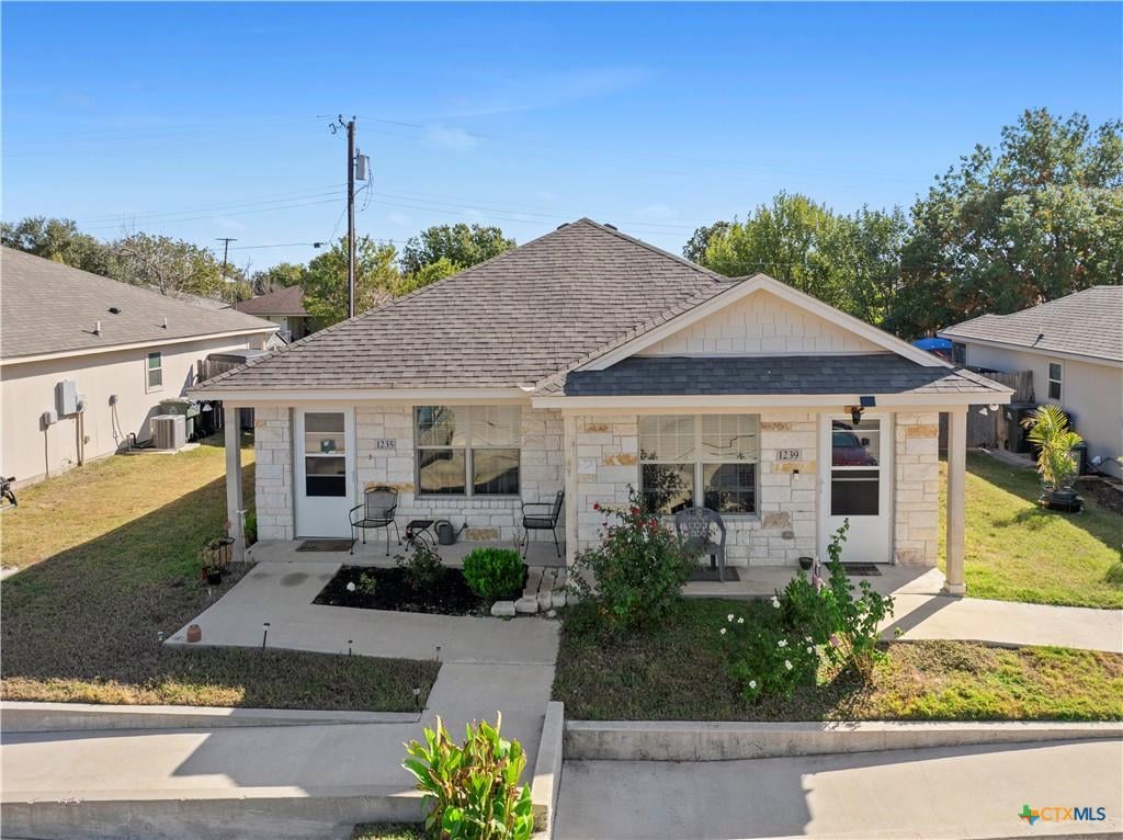 View 1239 Honor LN in Crossley Add 1239 Honor LN - front exterior - Luxury home in Crossley Add, Temple, TX