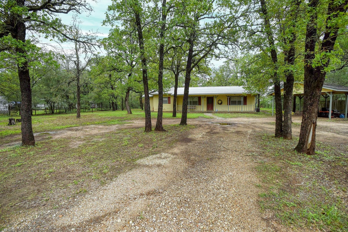 View 124 Blue Oaks Dr in Blue Oaks 124 Blue Oaks Dr - front exterior - Luxury home in Blue Oaks, Cedar Creek, TX
