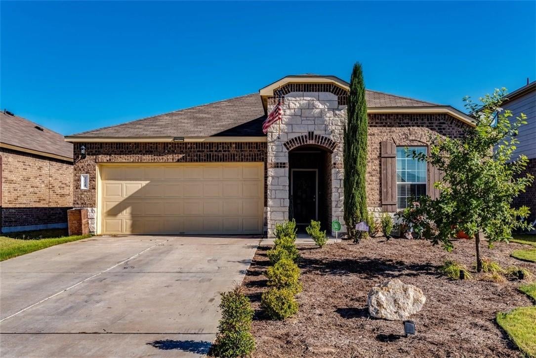 View 124 Thrasher CV in Summerlyn 124 Thrasher CV - front exterior - Luxury home in Summerlyn, Leander, TX