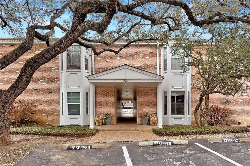 View 1240 Barton Hills DR Unit #103 in Barton Terrace Condo 1240 Barton Hills DR Unit #103 - front exterior - Luxury home in Barton Terrace Condo, Austin, TX