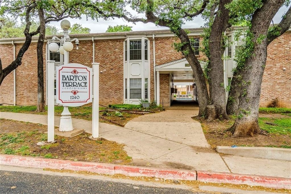 View 1240 Barton Hills Dr Unit #209 in Barton Terrace Condo 1240 Barton Hills Dr Unit #209 - front exterior - Luxury home in Barton Terrace Condo, Austin, TX