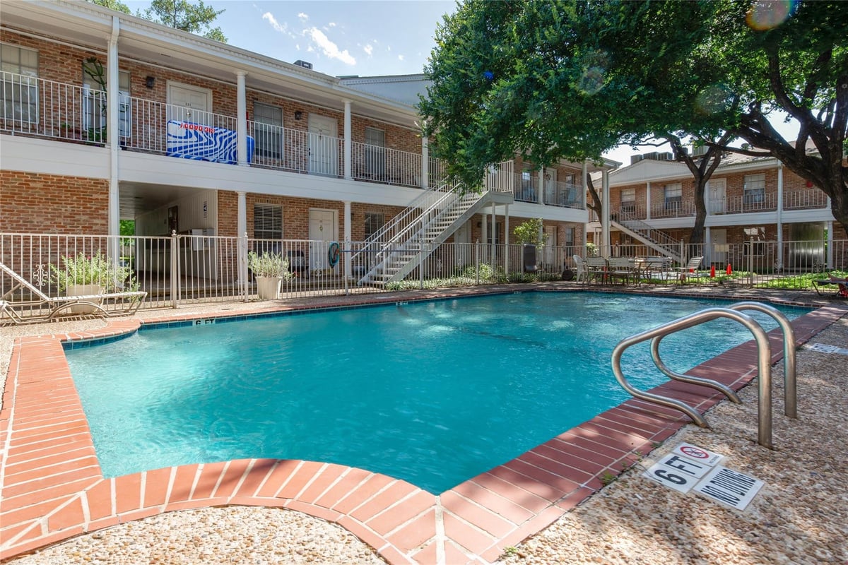 View 1240 Barton Hills DR Unit #220 in Barton Terrace Condo 1240 Barton Hills DR Unit #220 - front exterior - Luxury home in Barton Terrace Condo, Austin, TX