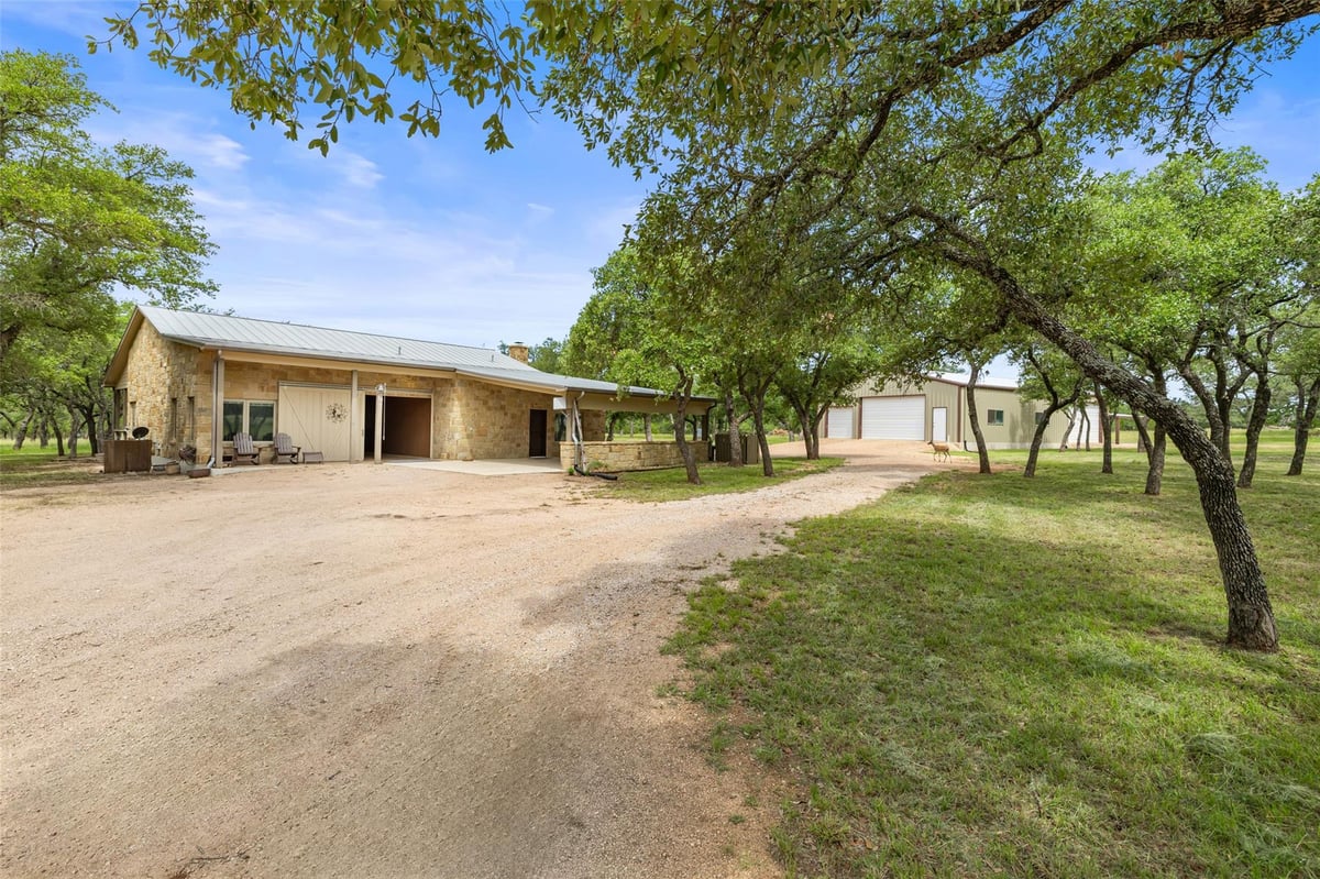 Kitchen at 1241 Sandy Oaks Ranch Rd - 3 bed 2 bath home