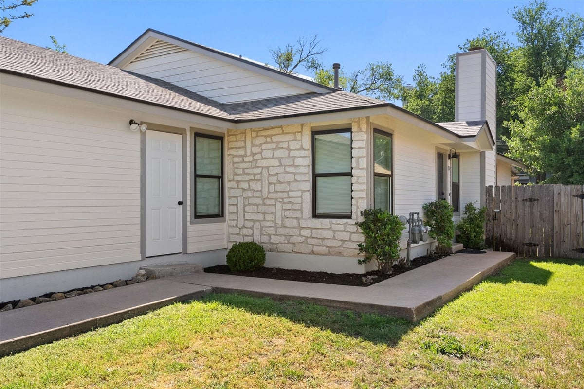 Primary bedroom at 12410 Deer Falls Dr - Hunters Chase Sec 03, Austin, TX