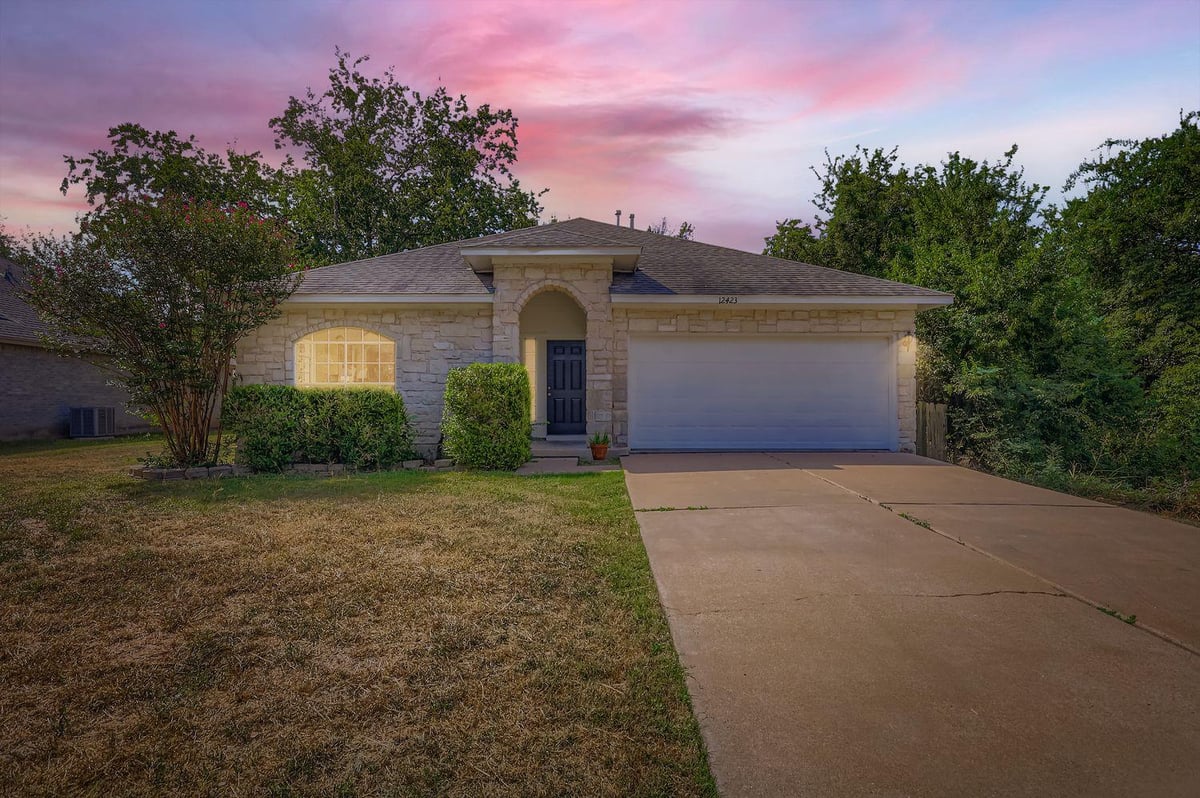 View 12423 Los Indios TRL in Los Indios Ph B 12423 Los Indios TRL - property photo 1 - Luxury home in Los Indios Ph B, Austin, TX