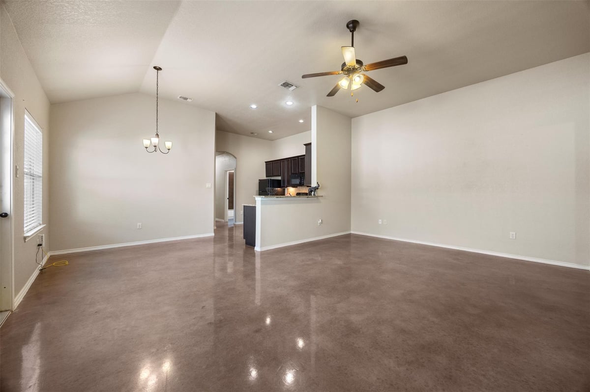 Primary bedroom at 125-127 Joanne Cv - Samuels Court 725, New Braunfels, TX
