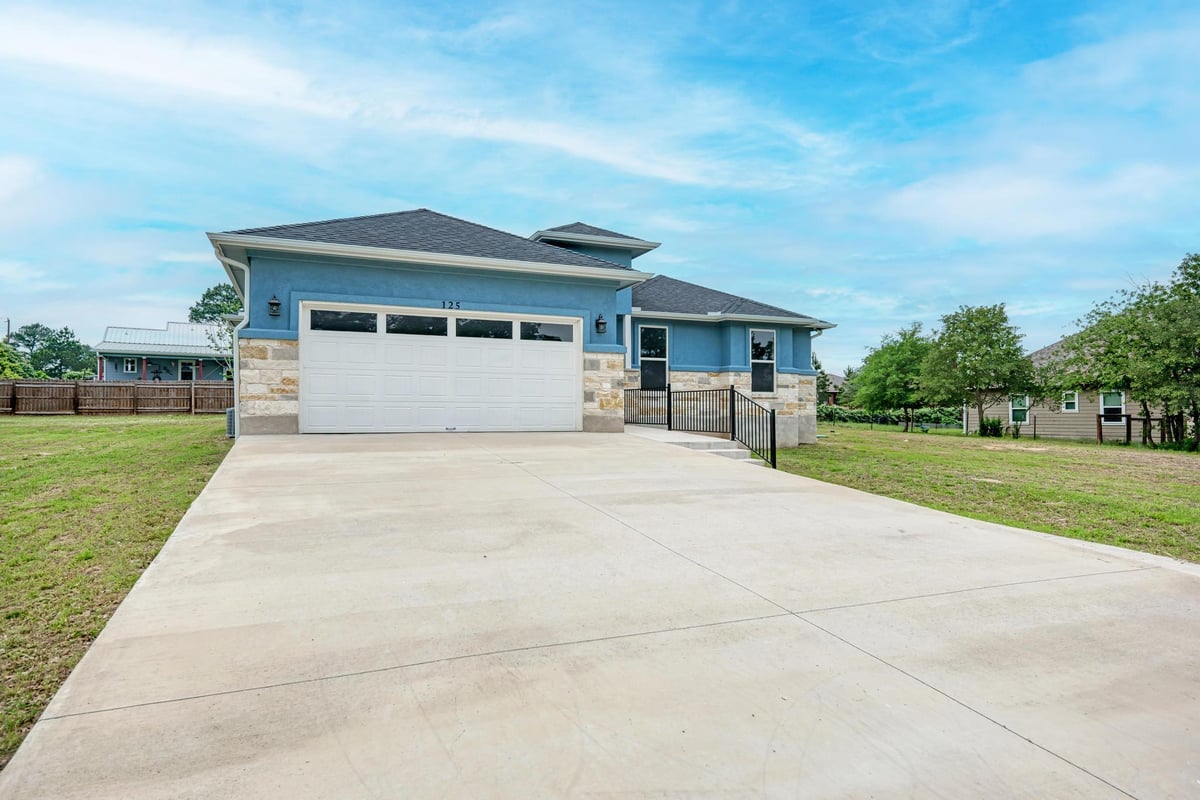 Primary bedroom at 125 Comanche Dr - 3 bed 2 bath home