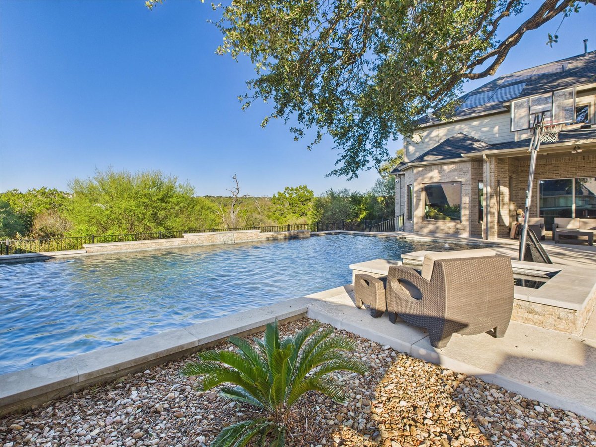 Living area at 125 Frogfruit Way - 5 bed 3 bath home
