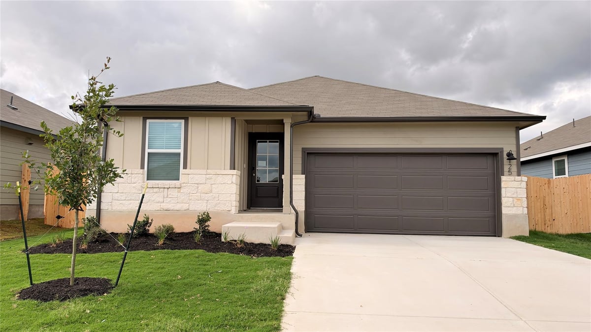 View 125 Sleep HOLW in Jarrell 125 Sleep HOLW, photo 1 of 13, Jarrell, Jarrell, TX