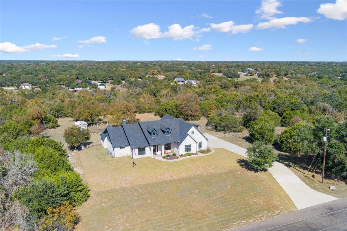 View 1250 E Creekview DR in Hidden Spgs Sec One 1250 E Creekview DR - property photo 1 - Luxury home in Hidden Spgs Sec One, Salado, TX
