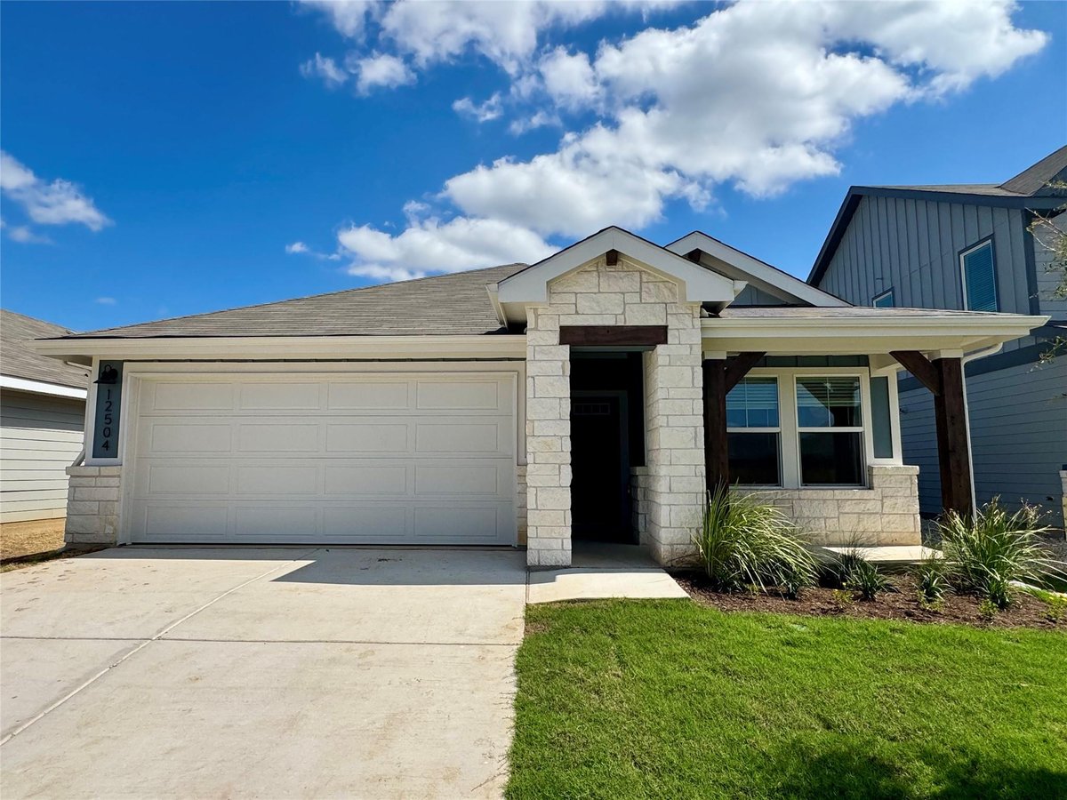 View 12504 Saint Thomas DR in Lexington Parke 12504 Saint Thomas DR - property photo 1 - Luxury home in Lexington Parke, Del Valle, TX