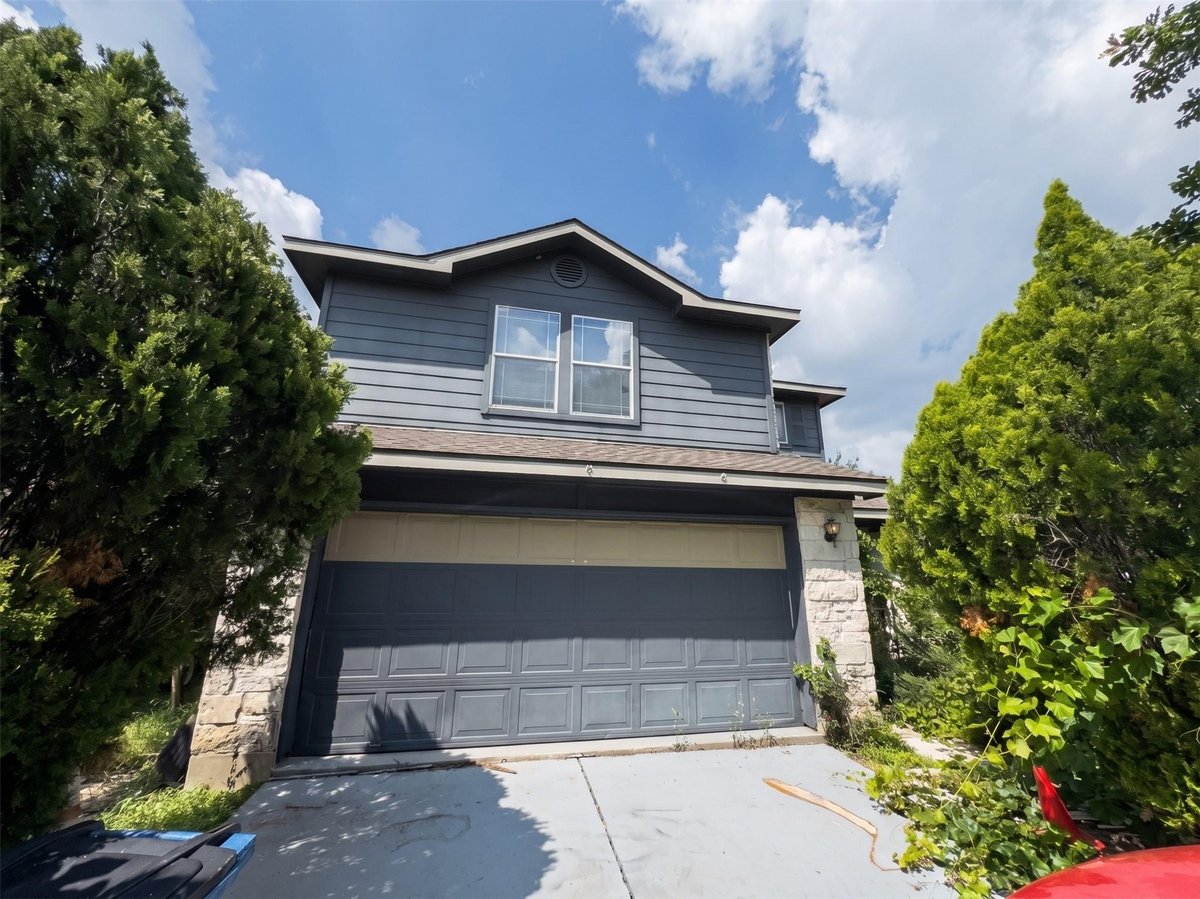 View 12512 La Paz LN in Los Cielos Sec 03 12512 La Paz LN - front exterior - Luxury home in Los Cielos Sec 03, Del Valle, TX