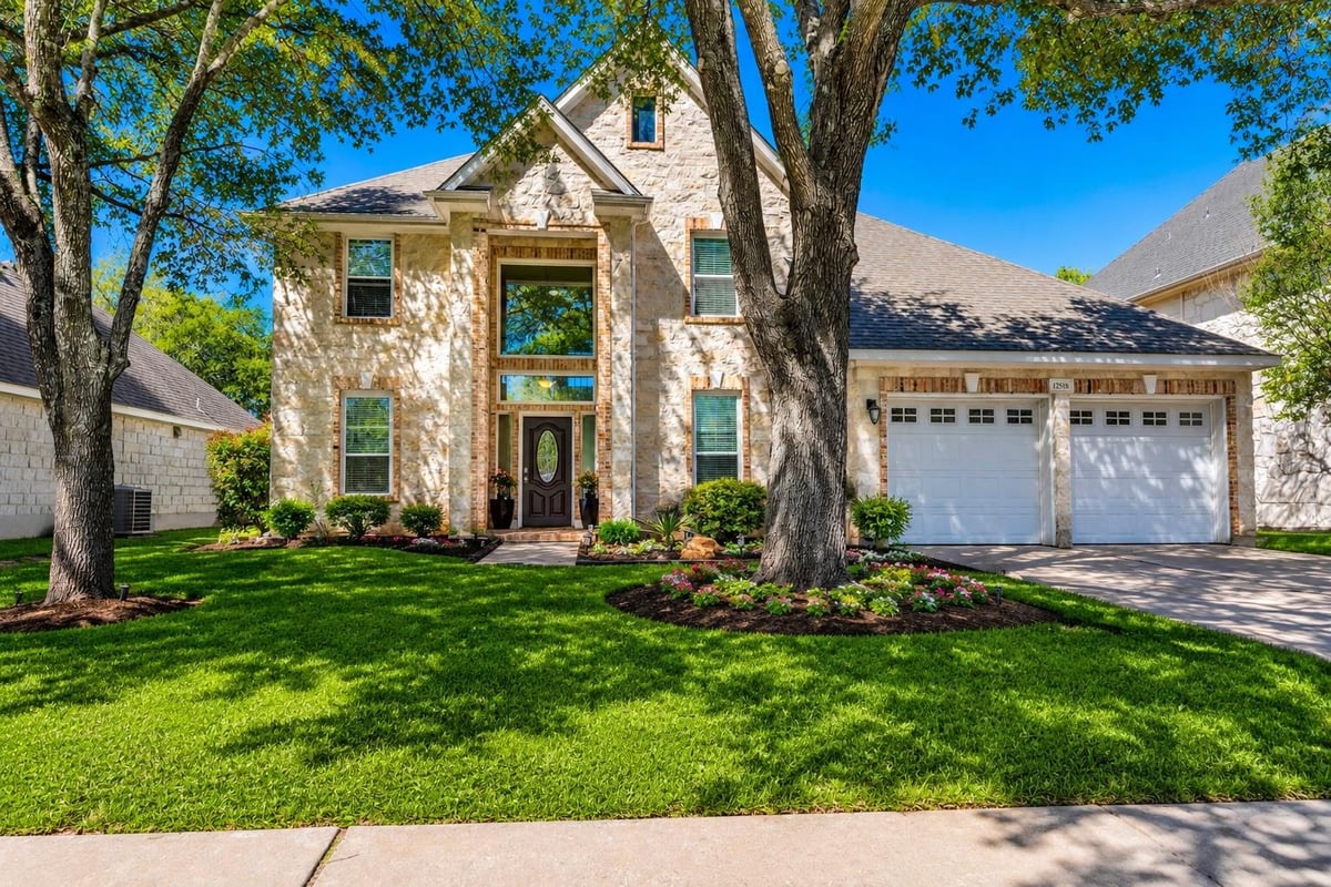 12528 Labrador CV - front exterior - Luxury home in Hunters Chase Sec 06, Austin, TX