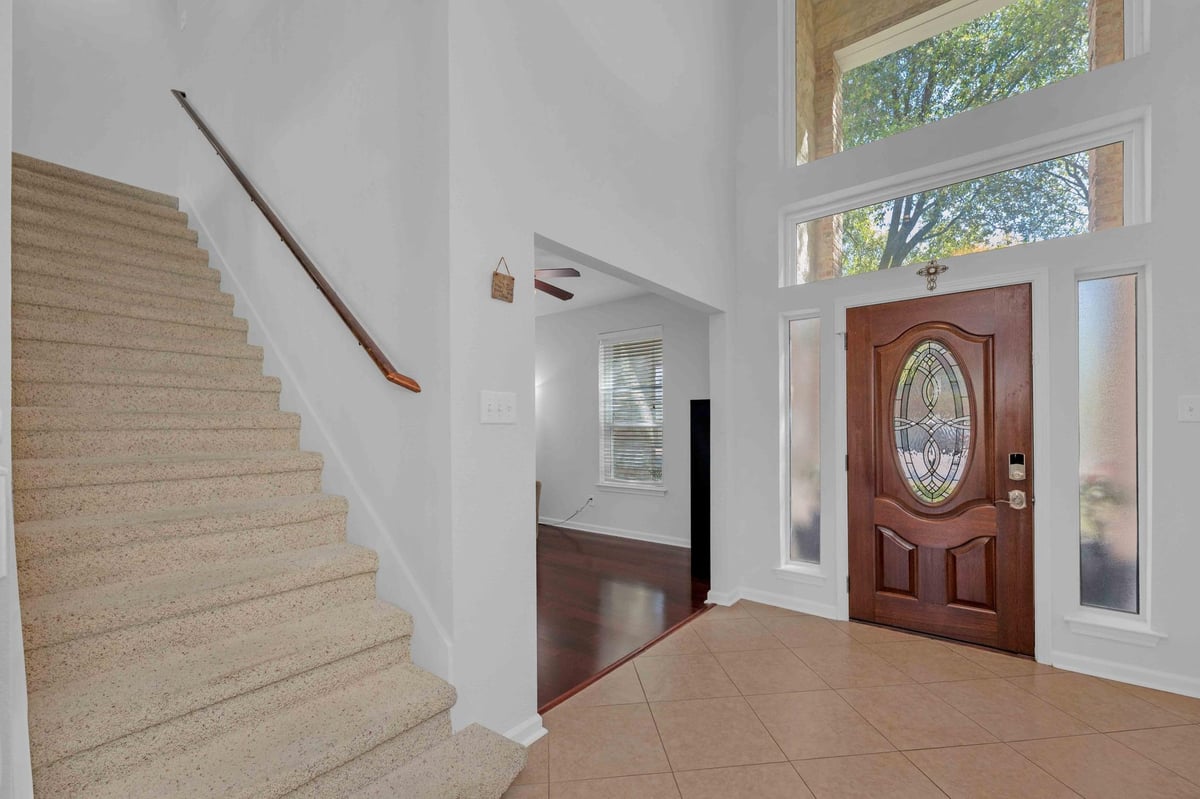 Living area at 12528 Labrador Cv - 4 bed 2 bath home