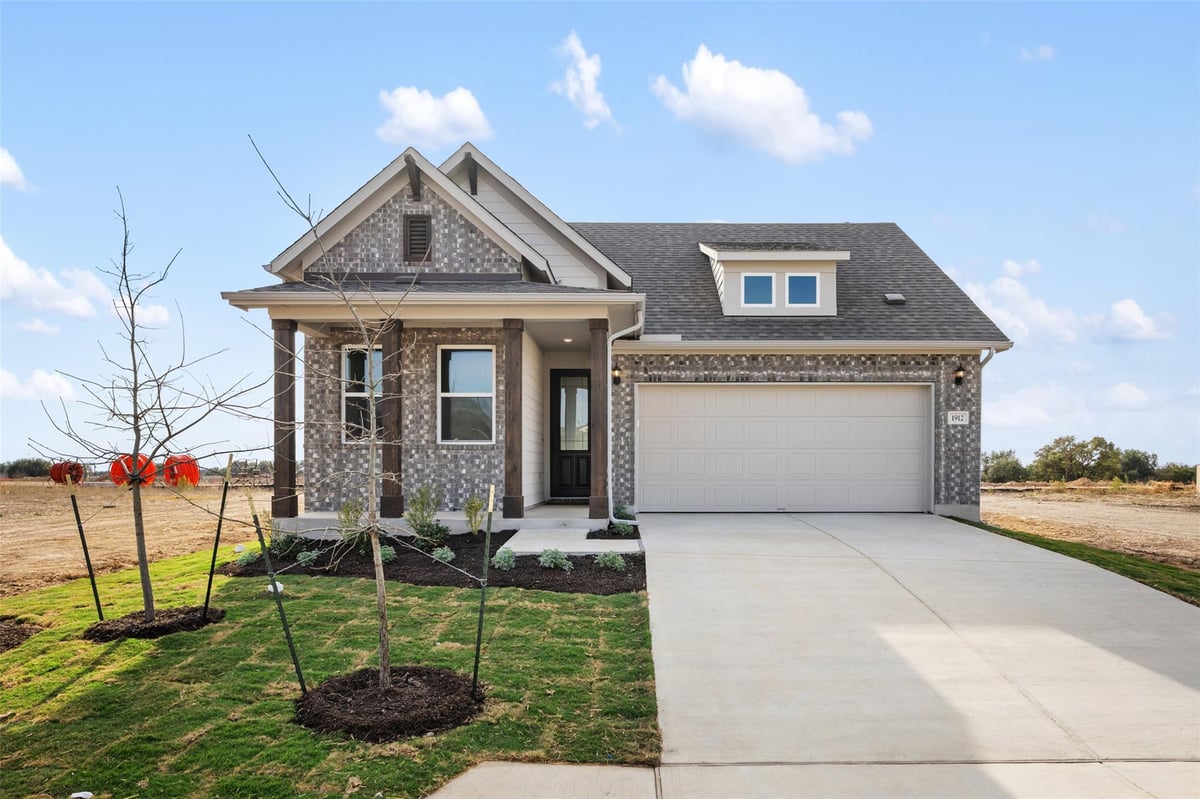 View 126 Arlington Park LOOP in Rolling Glen 126 Arlington Park LOOP - front exterior - Luxury home in Rolling Glen, Hutto, TX