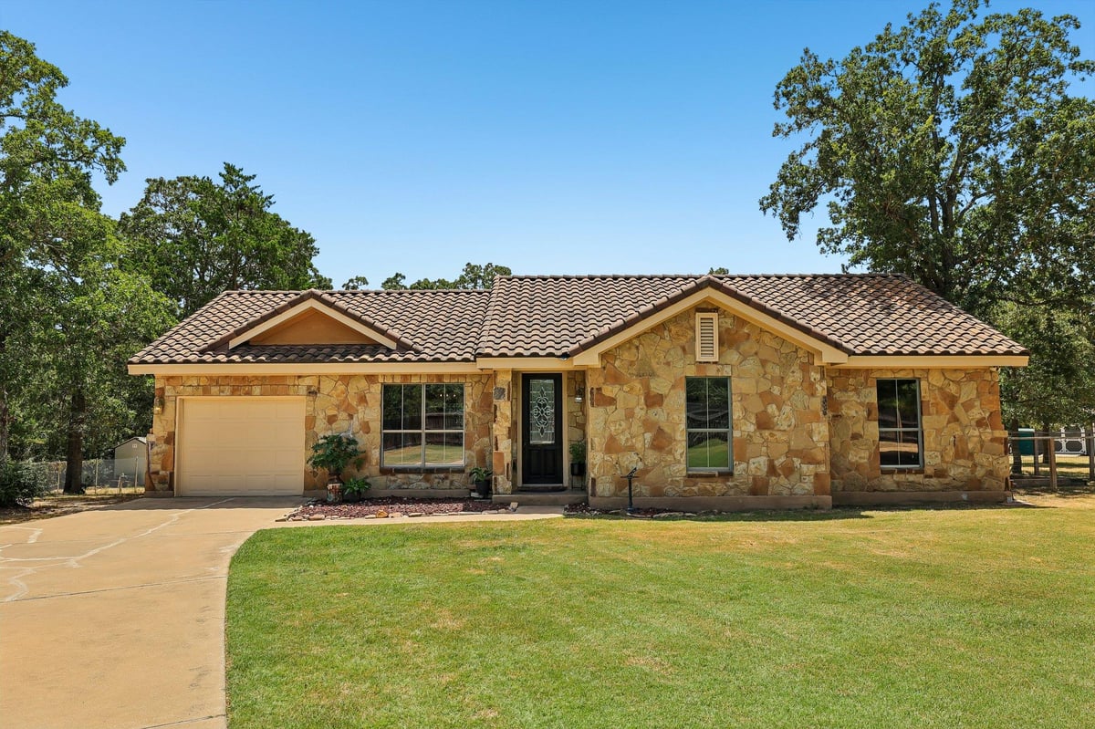 View 126 King ST in Lake Bastrop Acres 126 King ST - property photo 1 - Luxury home in Lake Bastrop Acres, Bastrop, TX