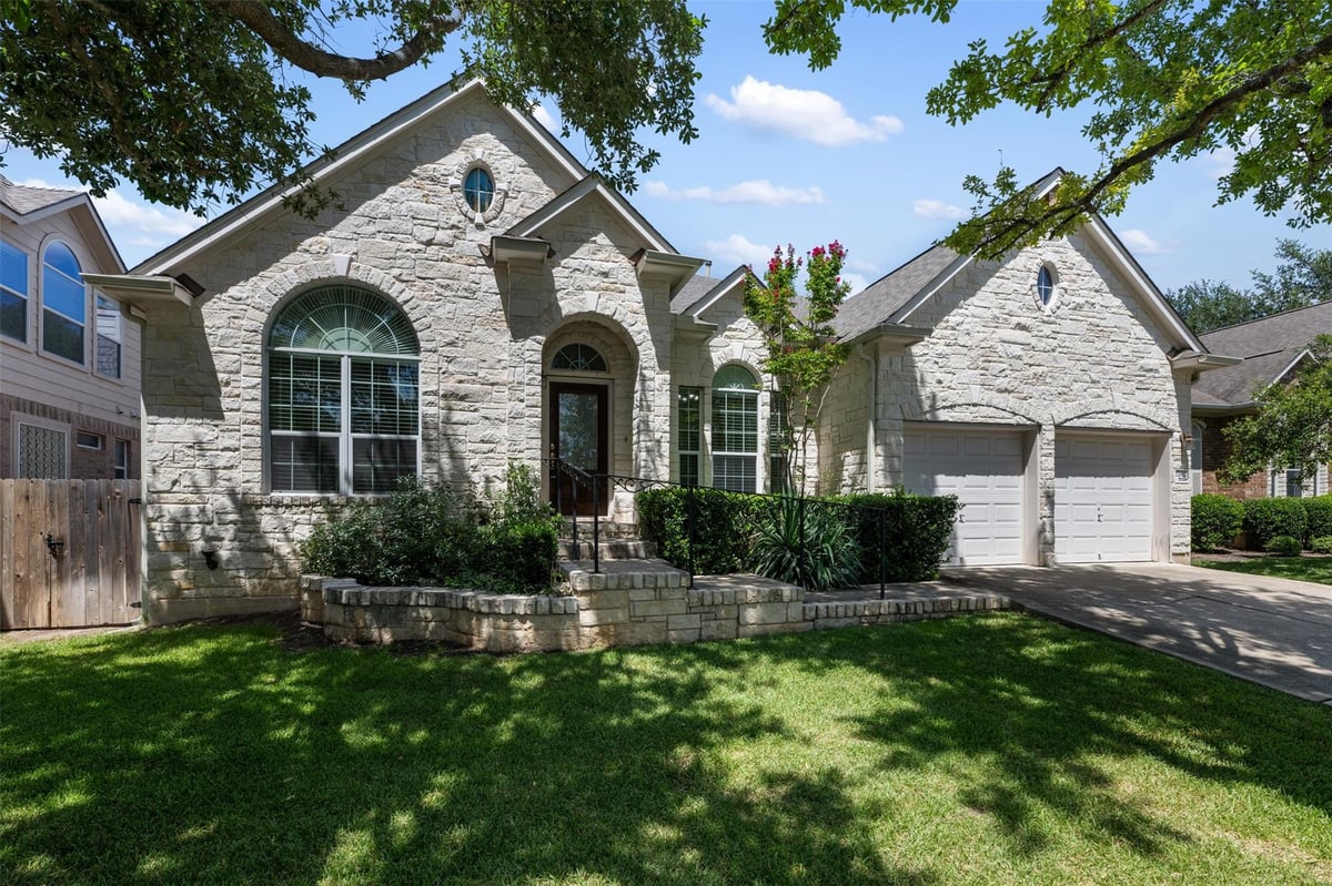 View 12612 Uvalde Creek Dr in Steiner Ranch Ph 01 Sec 09 12612 Uvalde Creek Dr - front exterior - Luxury home in Steiner Ranch Ph 01 Sec 09, Austin, TX