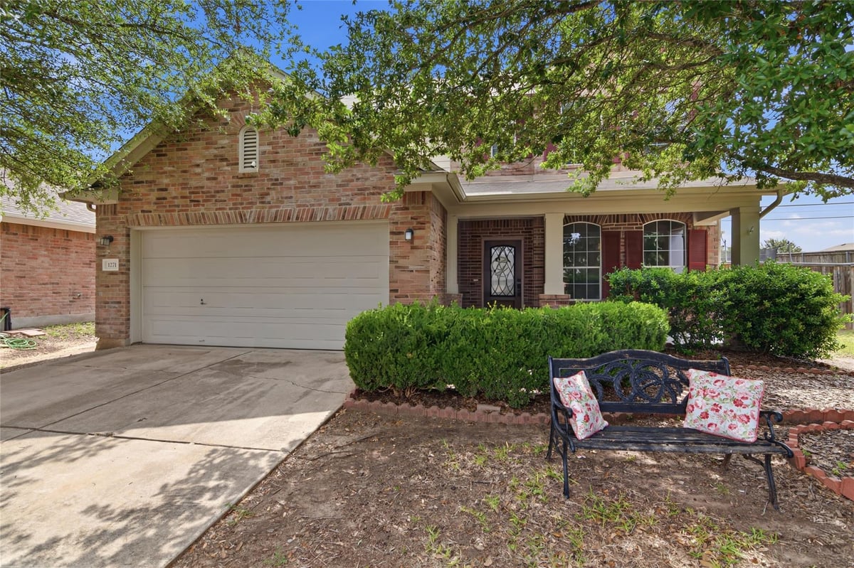 View 1271 Stone Rim LOOP in Stoneridge 1271 Stone Rim LOOP - front exterior - Luxury home in Stoneridge, Buda, TX