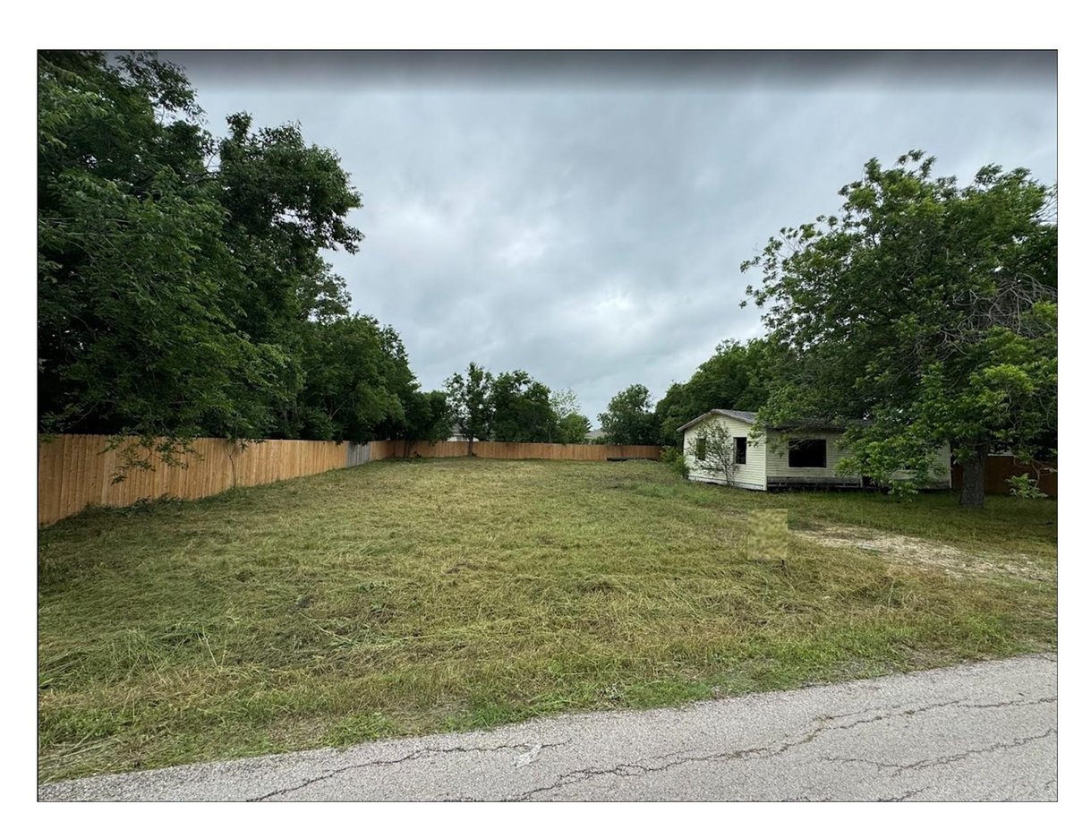 12710 Ceder ST - front exterior - Luxury lot in New Katy, Manor, TX