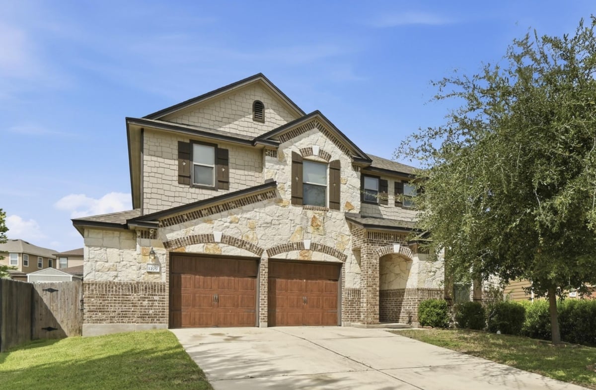 View 1279 Verna Brooks WAY in Kyle 47 Sub Ph 1 1279 Verna Brooks WAY - property photo 1 - Luxury home in Kyle 47 Sub Ph 1, Kyle, TX