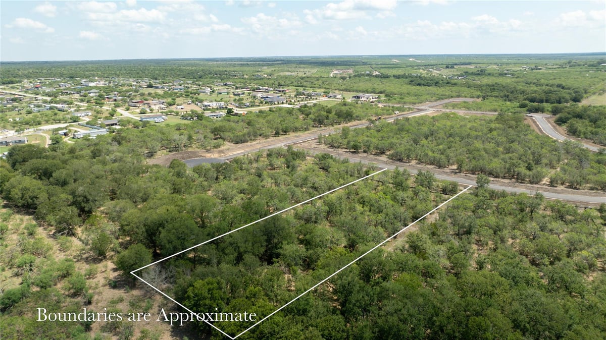 View 128 Baylen Clifton Ln in Lively Stone Addition Phase 1 128 Baylen Clifton Ln - property photo 1 - Luxury lot in Lively Stone Addition Phase 1, Lockhart, TX