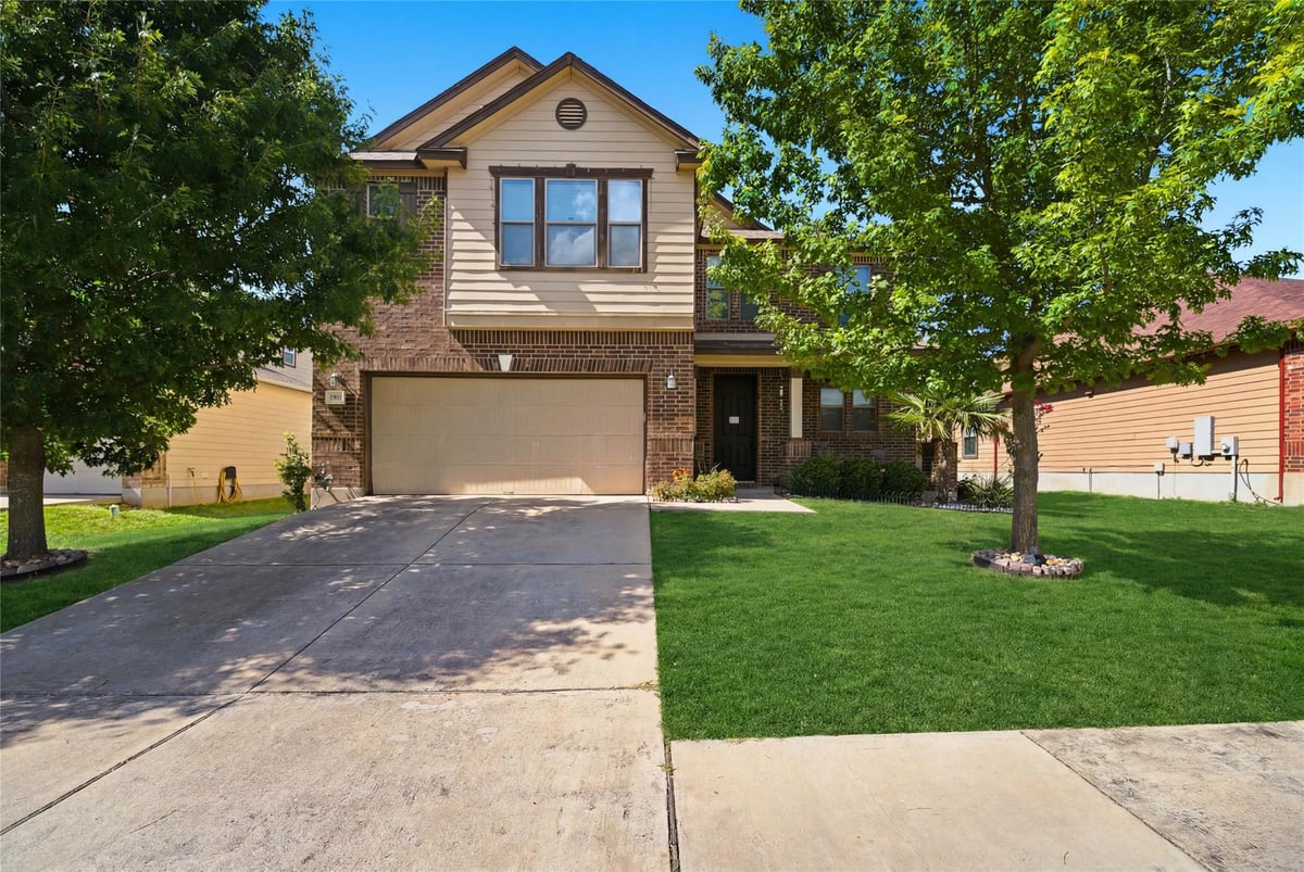 View 128 Carrington ST in Hutto Parke 128 Carrington ST - front exterior - Luxury home in Hutto Parke, Hutto, TX