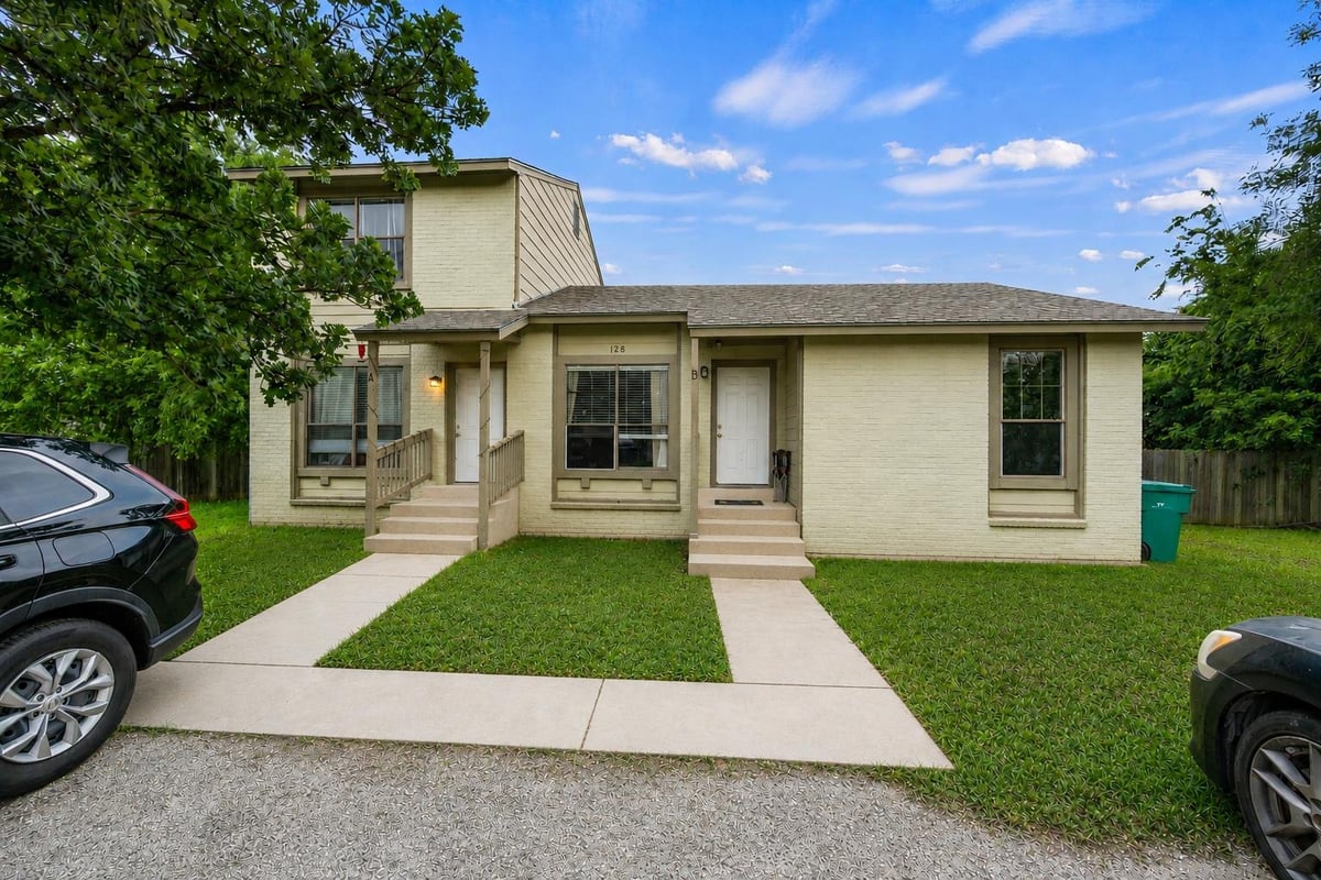 View 128 Hillside Dr in Hillside Sub 128 Hillside Dr - front exterior - Luxury home in Hillside Sub, Elgin, TX