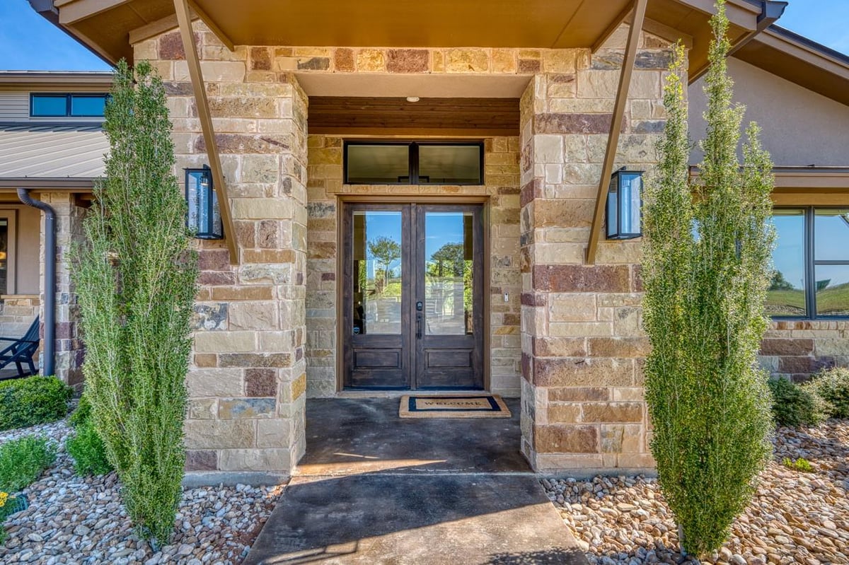 Living area at 128 Westgate Loop - 3 bed 3 bath home