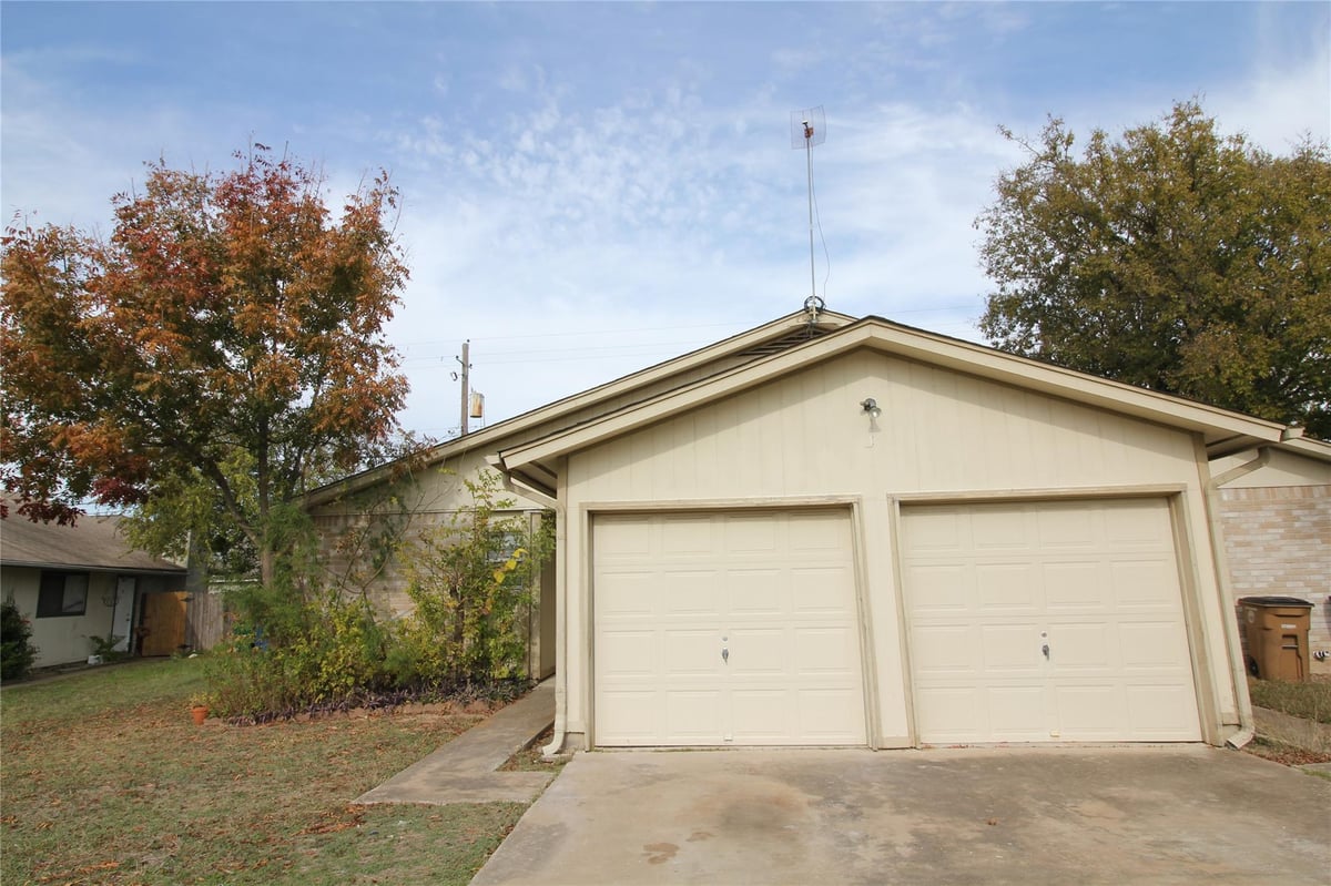 View 12818 Copper Cliff Ave in Austin 12818 Copper Cliff Ave, photo 1 of 25, Austin, Austin, TX