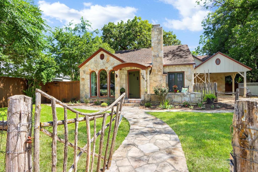 View 129 E Evergreen in Boerne 129 E Evergreen, photo 1 of 34, Boerne, Boerne, TX