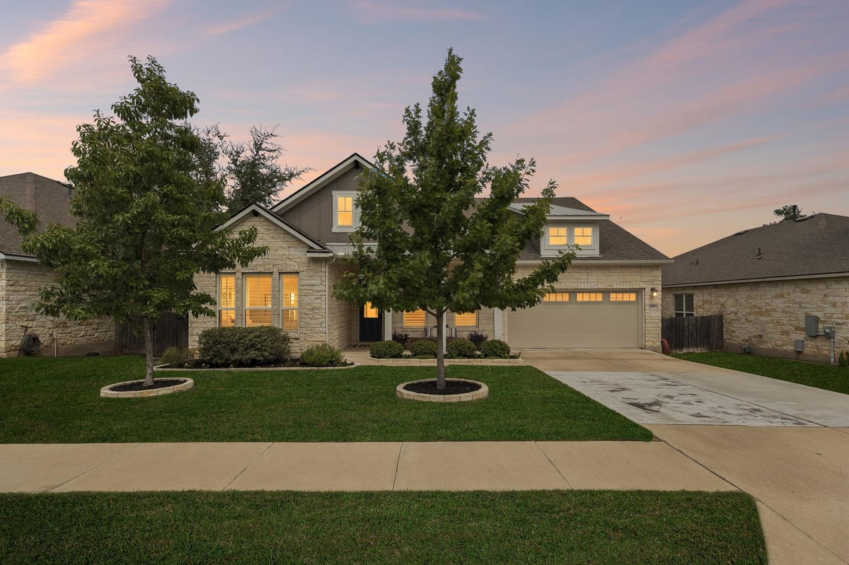 129 Ridgeview CT - property photo 1 - Luxury home in Morningstar Ph 1 Sec 4A, Georgetown, TX