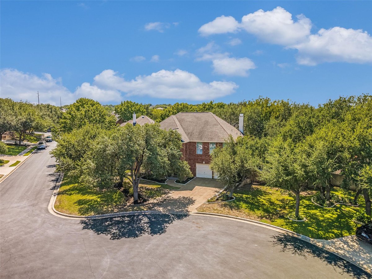 View 12911 Noyes LN in Steiner Ranch Ph 01 Sec 04e 12911 Noyes LN - front exterior - Luxury home in Steiner Ranch Ph 01 Sec 04e, Austin, TX